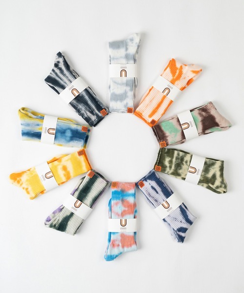 UNIVERSAL OVERALL（ユニバーサルオーバーオール）の「【94】【UNIVERSAL OVERALL/ユニバーサルオーバーオール】 むら染め タイダイ柄 ワンポイント リブクルーソックス（ソックス/靴下・メンズ・サックスブルー/レモンイエロー/パープル/ブラック/ミント/オレンジ/グレー/イエロー/ブラック系/ブルー系/イエロー系/オレンジ系/グレー系/ライトグリーン系/パープル系・FREE）」の16枚目の写真