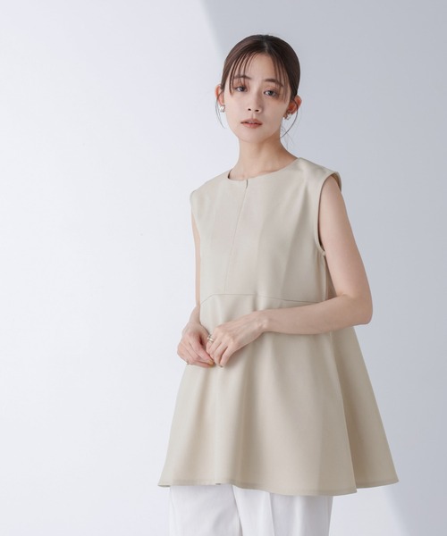 NANO universe(ナノユニバース)の「スリットファスナーノースリーブペプラムトップス(Tシャツ/カットソー・レディース・グレー系その他4/カーキブラウン/ブラック・FREE)」の4枚目の写真