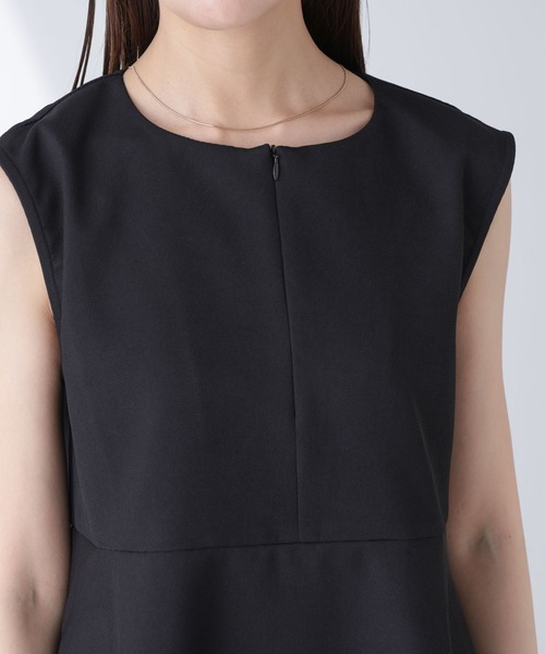 NANO universe(ナノユニバース)の「スリットファスナーノースリーブペプラムトップス(Tシャツ/カットソー・レディース・グレー系その他4/カーキブラウン/ブラック・FREE)」の17枚目の写真