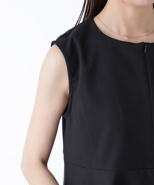 NANO universe(ナノユニバース)の「スリットファスナーノースリーブペプラムトップス(Tシャツ/カットソー・レディース・グレー系その他4/カーキブラウン/ブラック・FREE)」の15枚目の写真