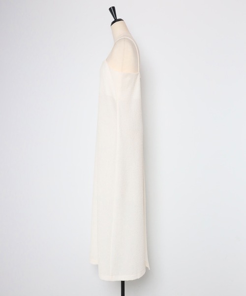 MINERTE(ミネルテ)の「【MINERTE】nuance touch one piece / バックスリットキャミワンピース / セットアップ可能(ワンピース・レディース・ベージュ/アイボリー/ブラック・FREE)」の11枚目の写真
