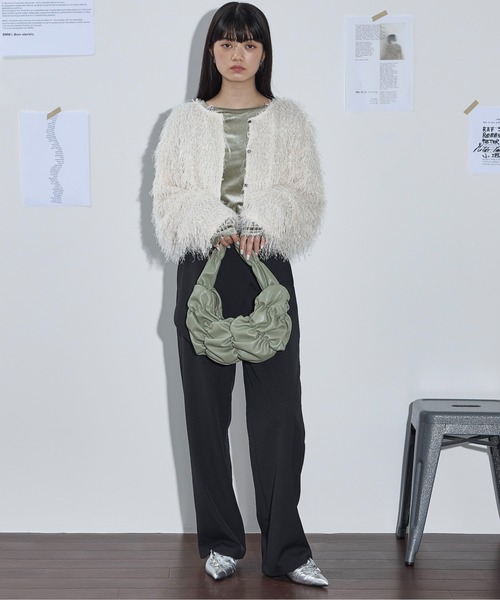 THE YOn（ザヨン）の「シャーリングギャザーワンハンドルバッグ（ハンドバッグ・レディース・アイボリー/ブラック/セージグリーン/シルバー・FREE）」の12枚目の写真