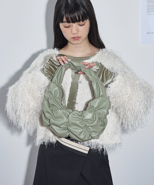 THE YOn（ザヨン）の「シャーリングギャザーワンハンドルバッグ（ハンドバッグ・レディース・アイボリー/ブラック/セージグリーン/シルバー・FREE）」の9枚目の写真