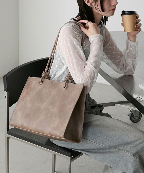 forksy.（フォルクシー）の「【forksy.】ヴィンテージライクスクエアトートバッグ（トートバッグ・レディース・ブラウン/アイボリー/ブラック・FREE）」の2枚目の写真