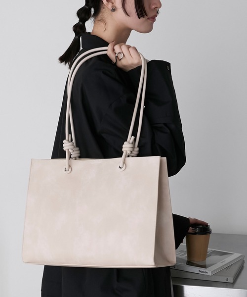 forksy.（フォルクシー）の「【forksy.】ヴィンテージライクスクエアトートバッグ（トートバッグ・レディース・ブラウン/アイボリー/ブラック・FREE）」の3枚目の写真