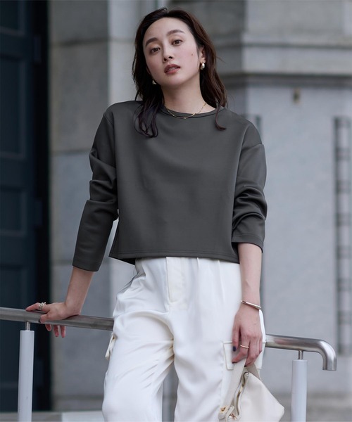 UR'S(ユアーズ)の「ボンディングクロップドプルオーバー(Tシャツ/カットソー・レディース・チャコール/オフホワイト・S/M/L)」の9枚目の写真