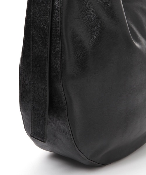 niko and...（ニコアンド）の「フェイクレザーラウンドラージショルダーバッグ（ショルダーバッグ・メンズ・ブラック/ライトグレー・FREE）」の16枚目の写真