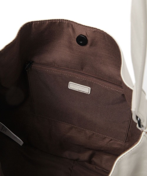 niko and...（ニコアンド）の「フェイクレザーラウンドラージショルダーバッグ（ショルダーバッグ・メンズ・ブラック/ライトグレー・FREE）」の20枚目の写真