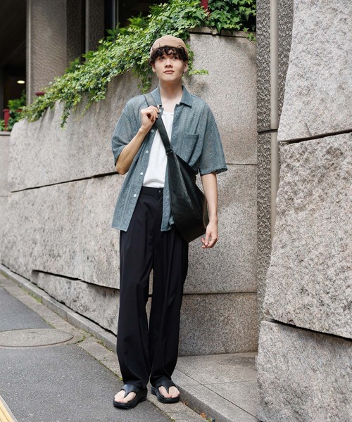 niko and...（ニコアンド）の「フェイクレザーラウンドラージショルダーバッグ（ショルダーバッグ・メンズ・ブラック/ライトグレー・FREE）」の6枚目の写真