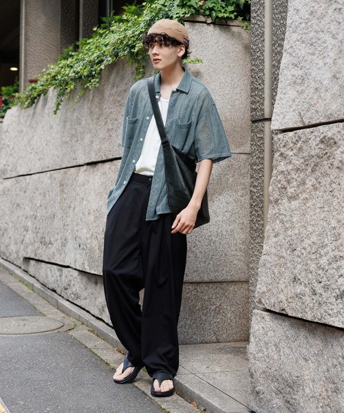 niko and...（ニコアンド）の「フェイクレザーラウンドラージショルダーバッグ（ショルダーバッグ・メンズ・ブラック/ライトグレー・FREE）」の7枚目の写真