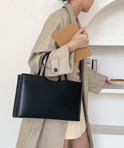 PIN(ピン)の「SMOOTH BOX TOTE BAG(トートバッグ・レディース・ダークブラウン/オフホワイト/ライトブラウン/ブラック・FREE)」の2枚目の写真