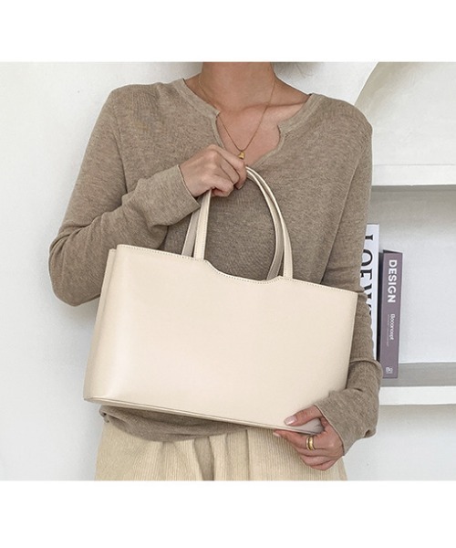 PIN(ピン)の「SMOOTH BOX TOTE BAG(トートバッグ・レディース・ダークブラウン/オフホワイト/ライトブラウン/ブラック・FREE)」の6枚目の写真