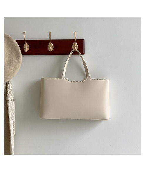PIN(ピン)の「SMOOTH BOX TOTE BAG(トートバッグ・レディース・ダークブラウン/オフホワイト/ライトブラウン/ブラック・FREE)」の7枚目の写真
