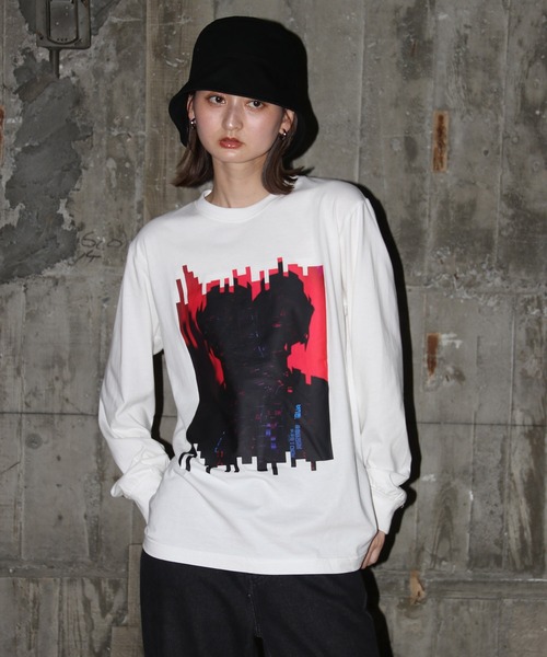 UNIT CHEST（ユニットチェスト）の「【UNIT CHEST】unique unisex long sleeve T-shirt/ユニークユニセックス ロンT OIF designer eggs コラボ  Dejavu by riosegawa（Tシャツ/カットソー・レディース・ホワイト/ブラック・L/M/S）」の2枚目の写真