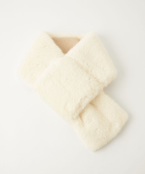 green label relaxing（グリーンレーベルリラクシング）の「フェイクファー リバーシブル マフラー（マフラー・レディース・ライトグレー/オフホワイト/グレー/モカ・FREE）」の2枚目の写真