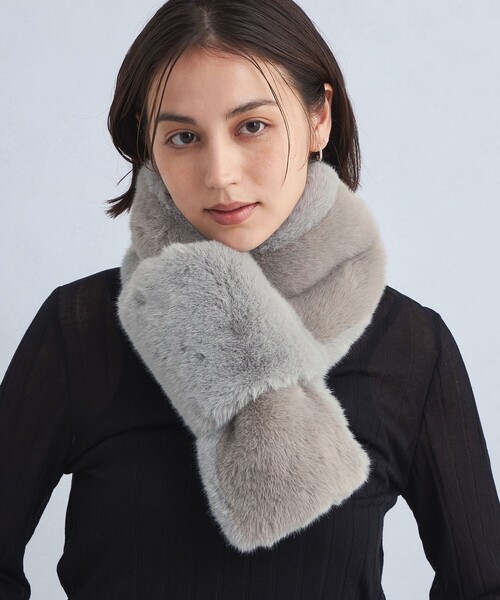 green label relaxing（グリーンレーベルリラクシング）の「フェイクファー リバーシブル マフラー（マフラー・レディース・ライトグレー/オフホワイト/グレー/モカ・FREE）」の18枚目の写真