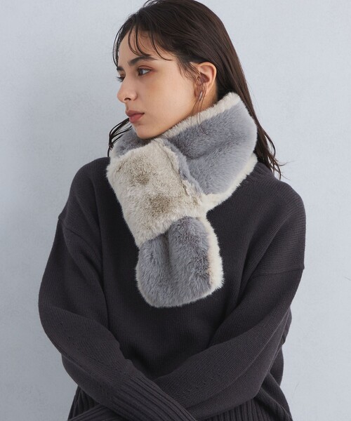 green label relaxing（グリーンレーベルリラクシング）の「フェイクファー リバーシブル マフラー（マフラー・レディース・ライトグレー/オフホワイト/グレー/モカ・FREE）」の11枚目の写真