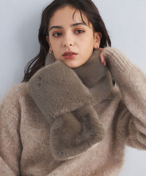 green label relaxing（グリーンレーベルリラクシング）の「フェイクファー リバーシブル マフラー（マフラー・レディース・ライトグレー/オフホワイト/グレー/モカ・FREE）」の12枚目の写真