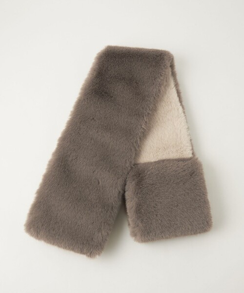 green label relaxing（グリーンレーベルリラクシング）の「フェイクファー リバーシブル マフラー（マフラー・レディース・ライトグレー/オフホワイト/グレー/モカ・FREE）」の5枚目の写真