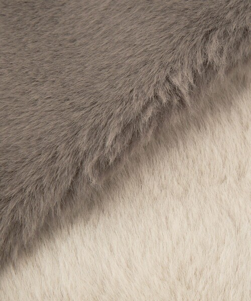 green label relaxing（グリーンレーベルリラクシング）の「フェイクファー リバーシブル マフラー（マフラー・レディース・ライトグレー/オフホワイト/グレー/モカ・FREE）」の6枚目の写真