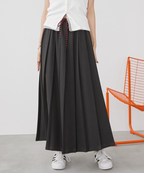 Auntie Rosa Holiday(アンティローザホリデー)の「プリーツロングイージースカート(スカート・レディース・ネイビー/グレー/ブラック・FREE)」の13枚目の写真