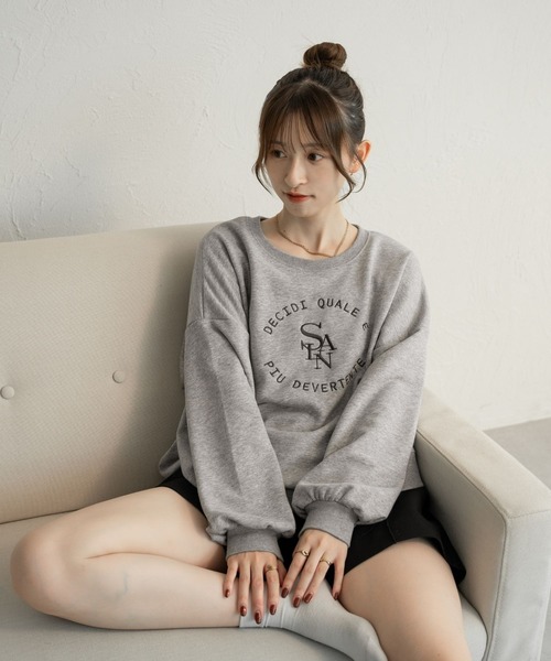 raffime（ラフィミー）の「袖バルーン刺繍ロゴスウェットトップス