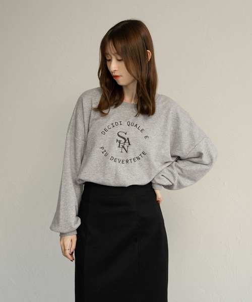 アパルトモン　スウェットトップス セール】袖バルーン刺繍ロゴスウェットトップス（スウェット