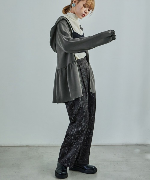 Fashion Letter(ファッションレター)の「ダンボールニット ペプラムジップパーカー ロング丈(パーカー・レディース・チャコール/アイボリー/ブラック・M)」の21枚目の写真