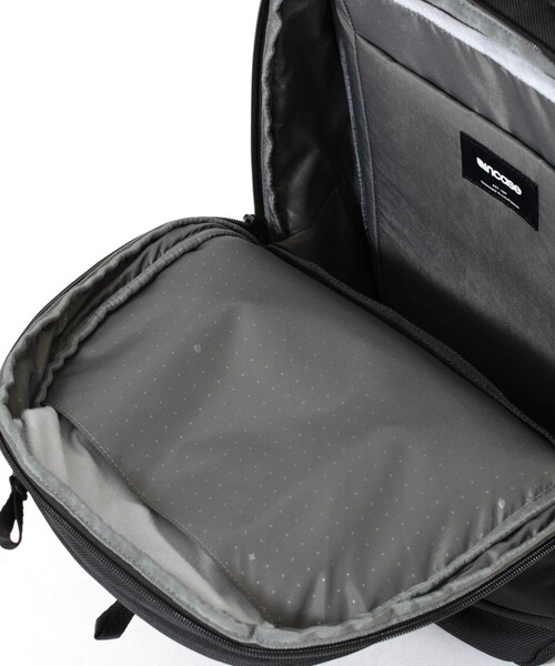 NOLLEY’S（ノーリーズ）の「【Incase/インケース】TRACKS BACKPACK 18L (137242053002)（バックパック/リュック・メンズ・ブラック・FREE）」の8枚目の写真