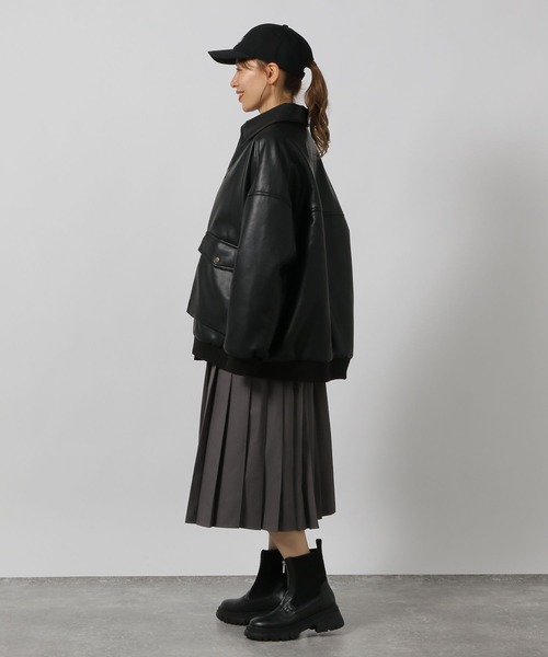 LAKOLE(ラコレ)の「フェイクレザー中綿ブルゾン / 131984(ブルゾン・レディース・ブラック/ブラウン・SMALL/MEDIUM)」の12枚目の写真