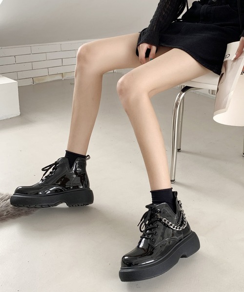 Lace Ladies(レースレディース)の「サイド チェーン ラウンド レースアップ ショート ブーツ(ブーツ・レディース・ブラック系1/ブラック系2・22.5cm/23cm/23.5cm/24cm/24.5cm)」の5枚目の写真