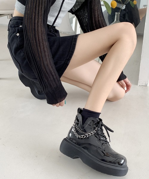 Lace Ladies(レースレディース)の「サイド チェーン ラウンド レースアップ ショート ブーツ(ブーツ・レディース・ブラック系1/ブラック系2・22.5cm/23cm/23.5cm/24cm/24.5cm)」の7枚目の写真