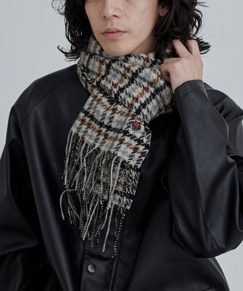 coen（コーエン）の「ベア刺繍ウールチェックマフラー（マフラー・メンズ・ダークグリーン/ベージュ/ダークグレー・FREE）」の2枚目の写真