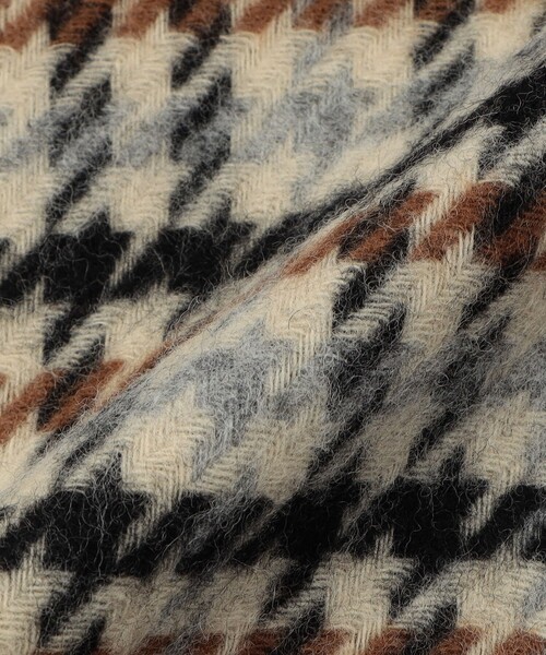 coen（コーエン）の「ベア刺繍ウールチェックマフラー（マフラー・メンズ・ダークグリーン/ベージュ/ダークグレー・FREE）」の6枚目の写真