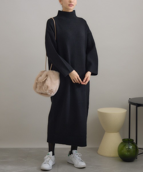 KATHARINE ROSS(キャサリンロス)の「【KATHARINE ROSS】ハイネックIラインニットワンピース(ワンピース・レディース・ブラック/ベージュ・MEDIUM)」の2枚目の写真