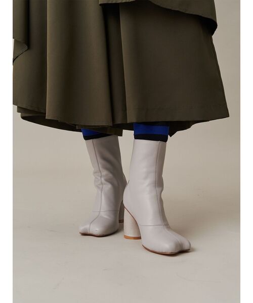 UN3D.(アンスリード)の「SPLIT TOE BOOTS / スプリットトゥブーツ(ブーツ・レディース・ベージュ/ブラック・36/37/38)」の12枚目の写真