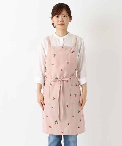 ワンダフルワールド　イチゴ柄　リバーシブルエプロン いちごプリントエプロンセット”発売のお知らせ :: Shirley Temple