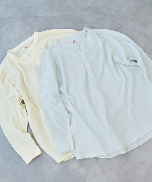 Spick & Span（スピックアンドスパン）の「別注 Hanes / ヘインズ Thermal Henly Neck（Tシャツ/カットソー・レディース・サックスブルー/マスタード・MEDIUM）」の3枚目の写真