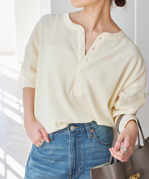 Spick & Span（スピックアンドスパン）の「別注 Hanes / ヘインズ Thermal Henly Neck（Tシャツ/カットソー・レディース・サックスブルー/マスタード・MEDIUM）」の14枚目の写真