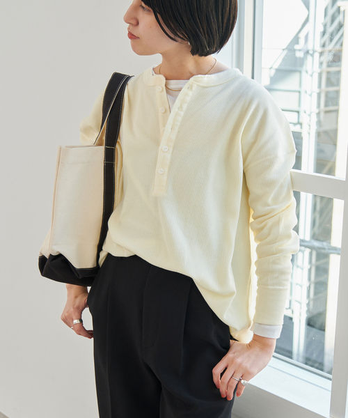 Spick & Span（スピックアンドスパン）の「別注 Hanes / ヘインズ Thermal Henly Neck（Tシャツ/カットソー・レディース・サックスブルー/マスタード・MEDIUM）」の21枚目の写真