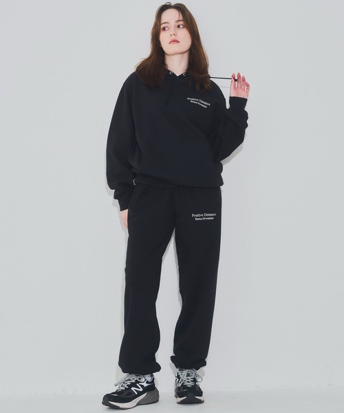 EMMA NOVEMBER (エマノーヴェンバー)の「Embroidery スウェット フーディー(パーカー・メンズ・ブラック/グレー・3/2/1)」の16枚目の写真