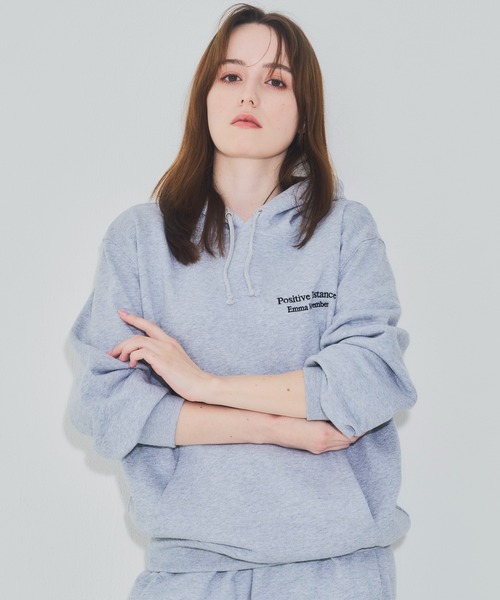 EMMA NOVEMBER (エマノーヴェンバー)の「Embroidery スウェット フーディー(パーカー・メンズ・ブラック/グレー・3/2/1)」の21枚目の写真