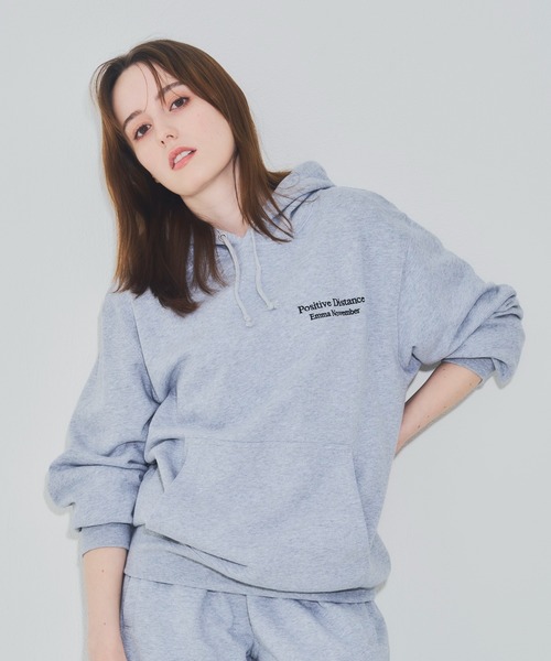 EMMA NOVEMBER (エマノーヴェンバー)の「Embroidery スウェット フーディー(パーカー・メンズ・ブラック/グレー・3/2/1)」の22枚目の写真