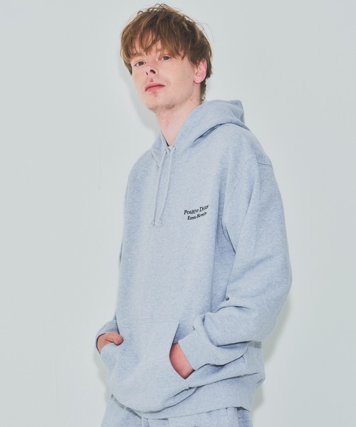 EMMA NOVEMBER (エマノーヴェンバー)の「Embroidery スウェット フーディー(パーカー・メンズ・ブラック/グレー・3/2/1)」の17枚目の写真