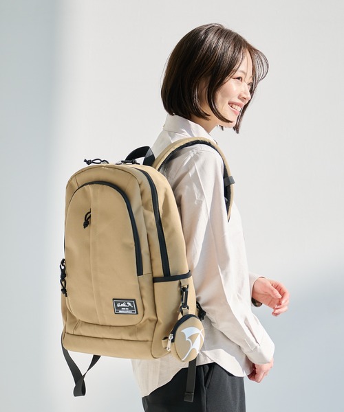 Arnold Palmer（アーノルドパーマー）の「10ポケット デイパック（バックパック/リュック・レディース・ネイビー/ブラック/ベージュ・F）」の2枚目の写真