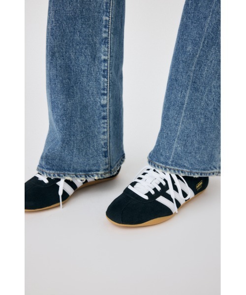 MOUSSY(マウジー)の「adidas TOKYO W(スニーカー・レディース・オフホワイト/ブラック/ブルー・23.5cm/24cm/24.5cm/25cm)」の14枚目の写真