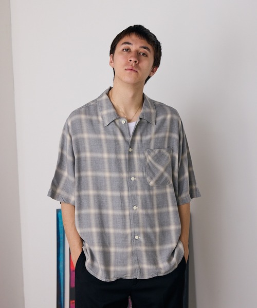 REMI RELIEF（レミレリーフ）の「REMI RELIEF/レミレリーフ レーヨンツイルオンブレーS/S SHIRT 半袖シャツ（シャツ/ブラウス・メンズ・グレー/ブルー/ブラック・M/L/XL）」の2枚目の写真