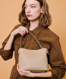 アルアバイル　キャンバスレザーショルダーバッグ allureville｜アルアバイルのショルダーバッグ（レザー・本革