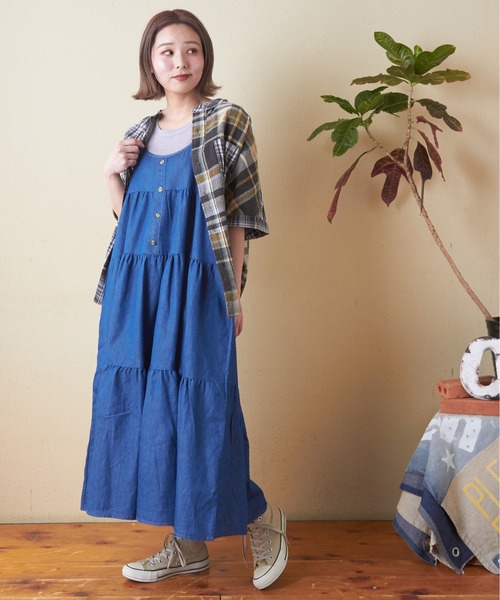 CUBE SUGAR(キューブシュガー)の「デニムティアードキャミワンピース(ワンピース・レディース・ライトブルー/インディゴブルー・M)」の3枚目の写真