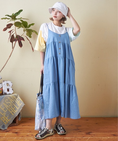 CUBE SUGAR(キューブシュガー)の「デニムティアードキャミワンピース(ワンピース・レディース・ライトブルー/インディゴブルー・M)」の12枚目の写真